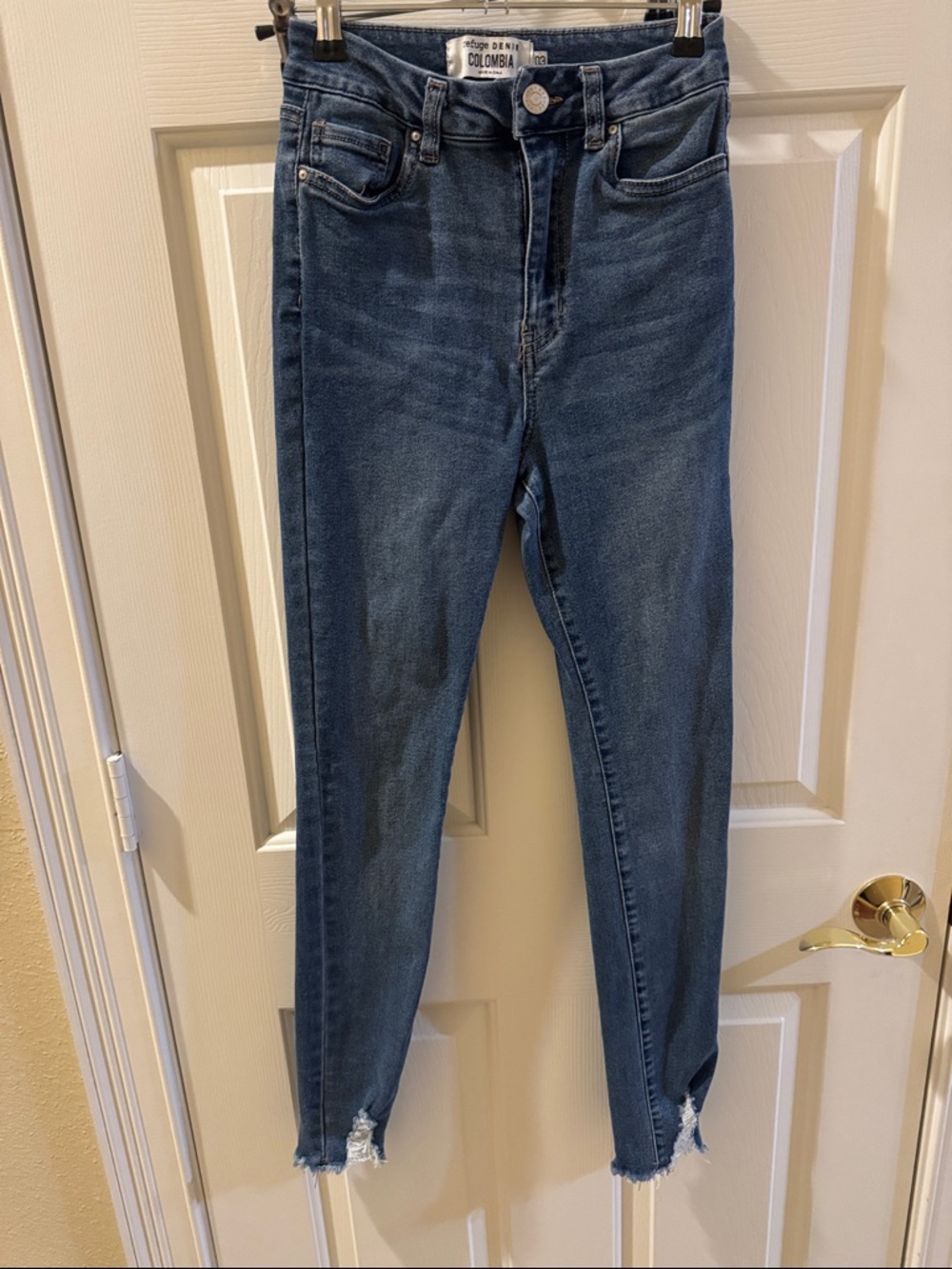 Refuge Columbia Women's Blue High-Rise Skinny Jeans Frayed ankle